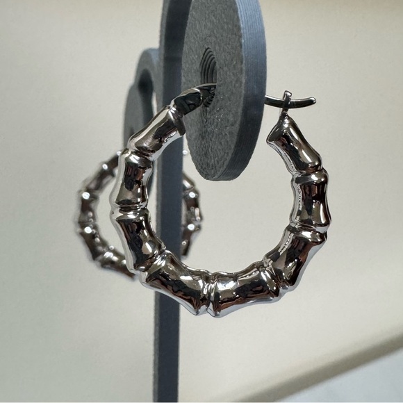 (NEW) Designer ARR Turkey 14K White Gold Bamboo Polished Hoop Earrings - Picture 6 of 12